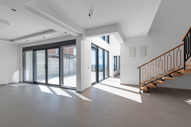 Zwei Luxusvillen in Utjeha, 250 m², mit Garage — photo 11